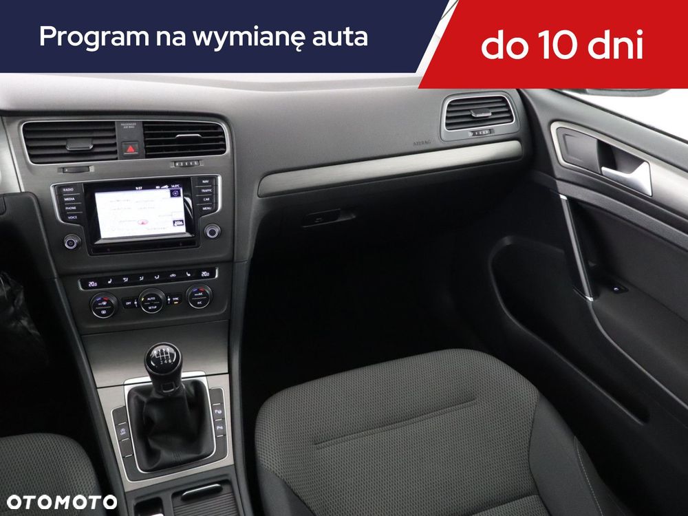 Volkswagen Golf - 10
