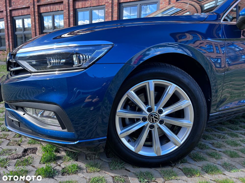 Volkswagen Passat - 4