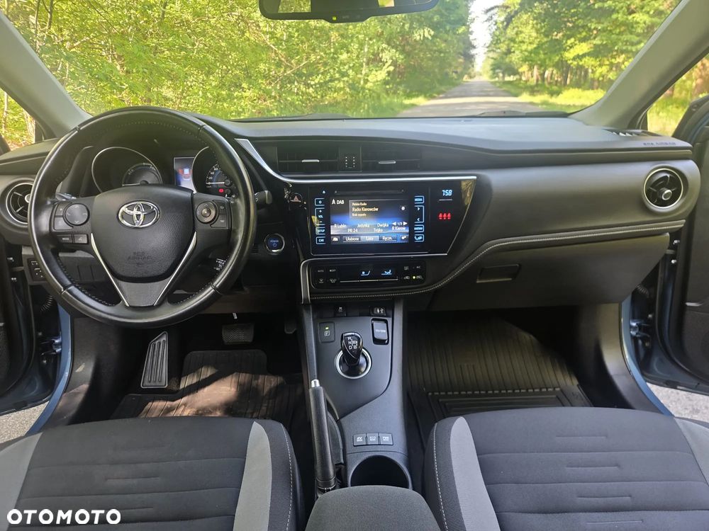 Toyota Auris - 16
