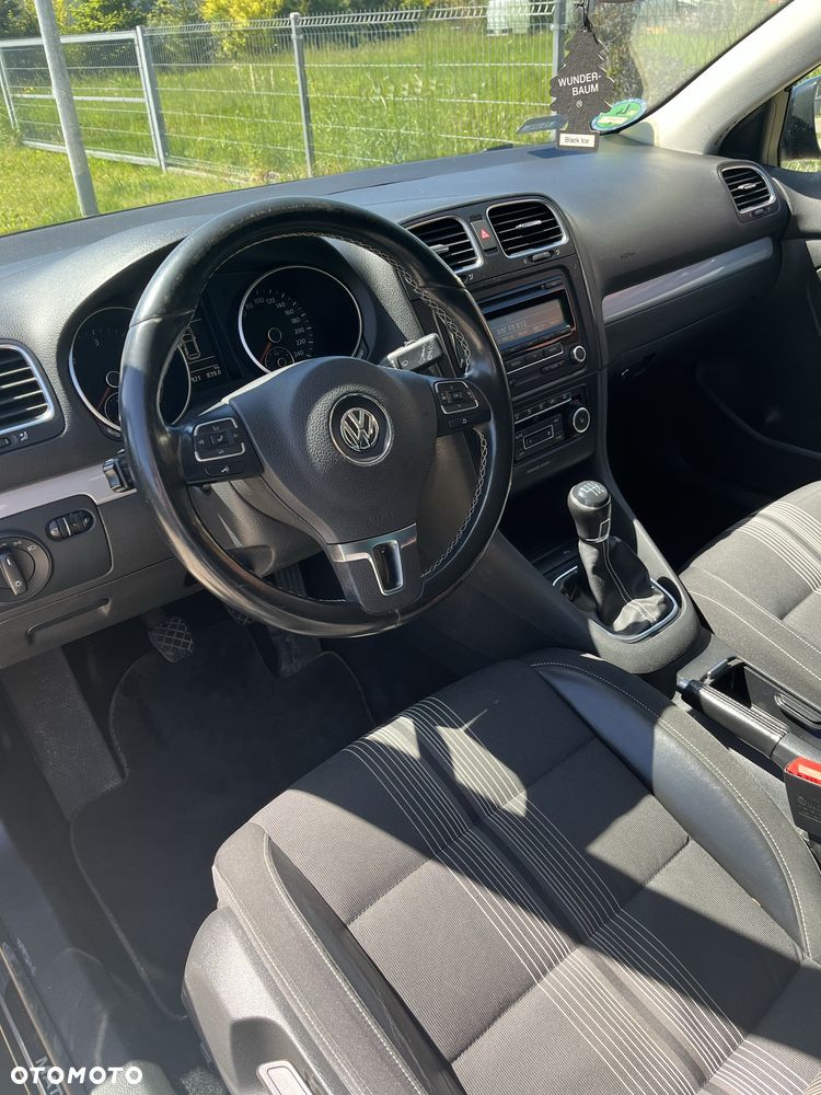 Volkswagen Golf - 6