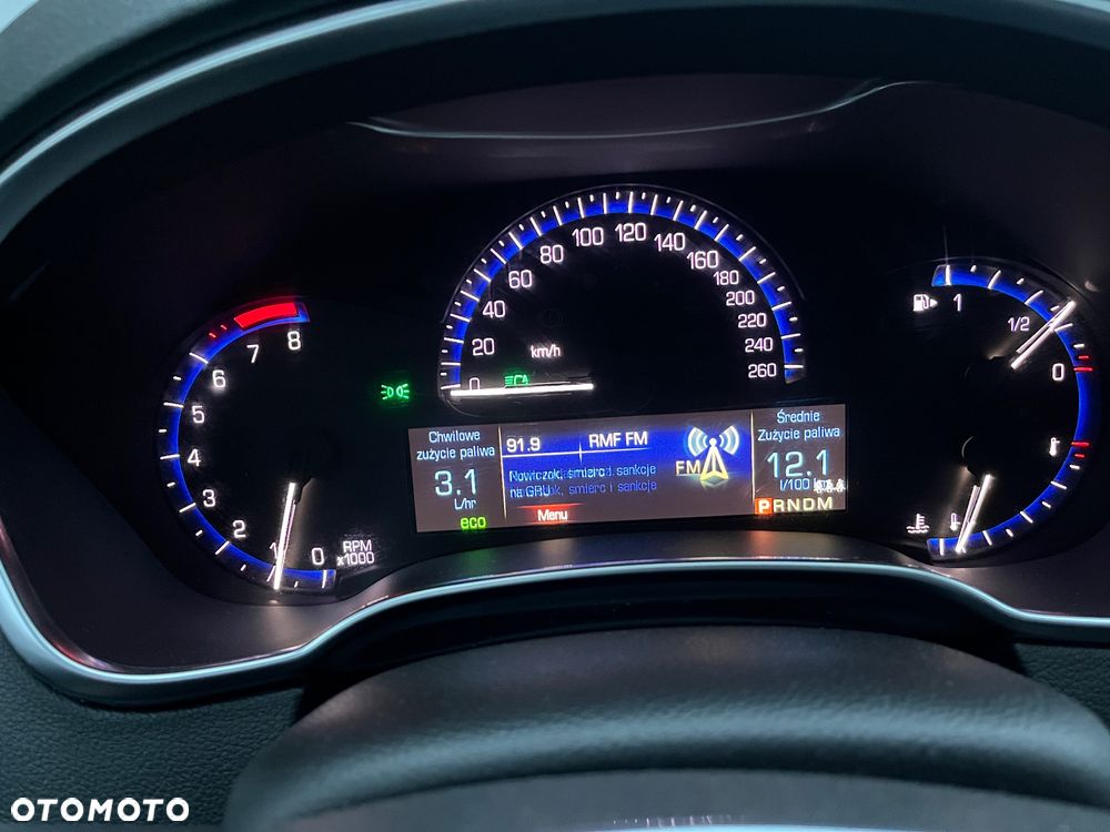 Cadillac SRX - 12