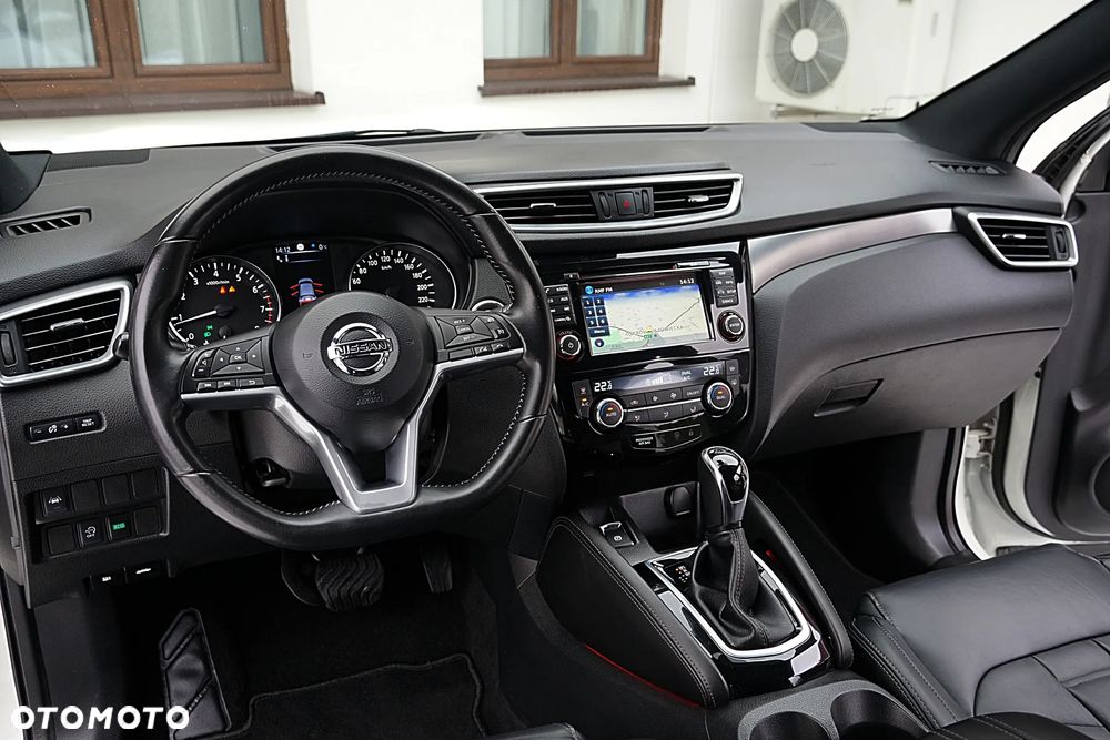 Nissan Qashqai 1.2 DIG-T Xtronic TEKNA+ - 26