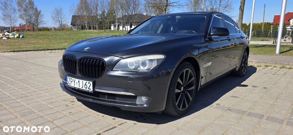 BMW Seria 7 740i - 1