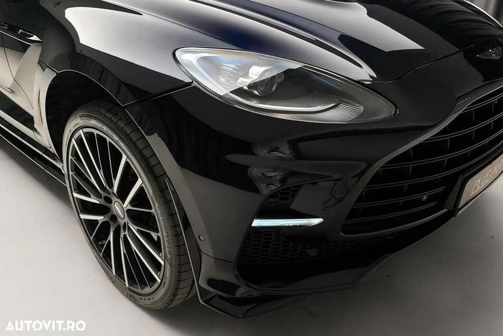 Aston Martin DBX - 7