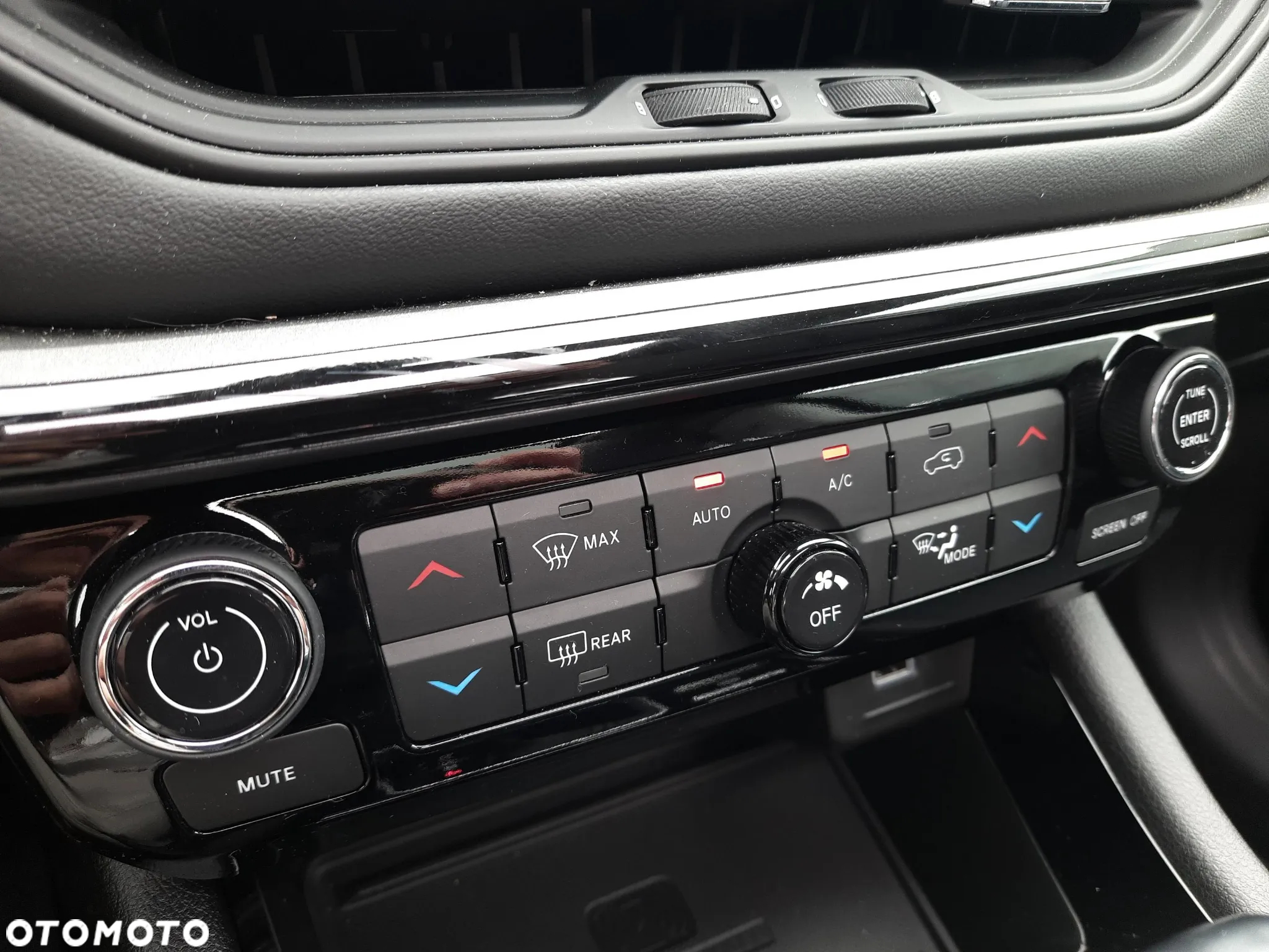 Jeep Compass - 16