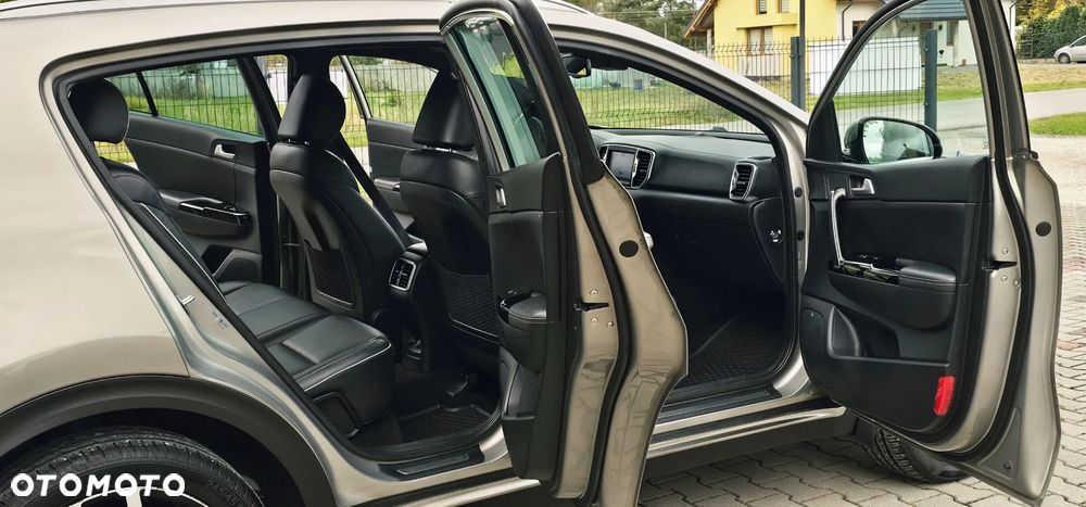 Kia Sportage 2,0 CRDI AWD GT Line - 25