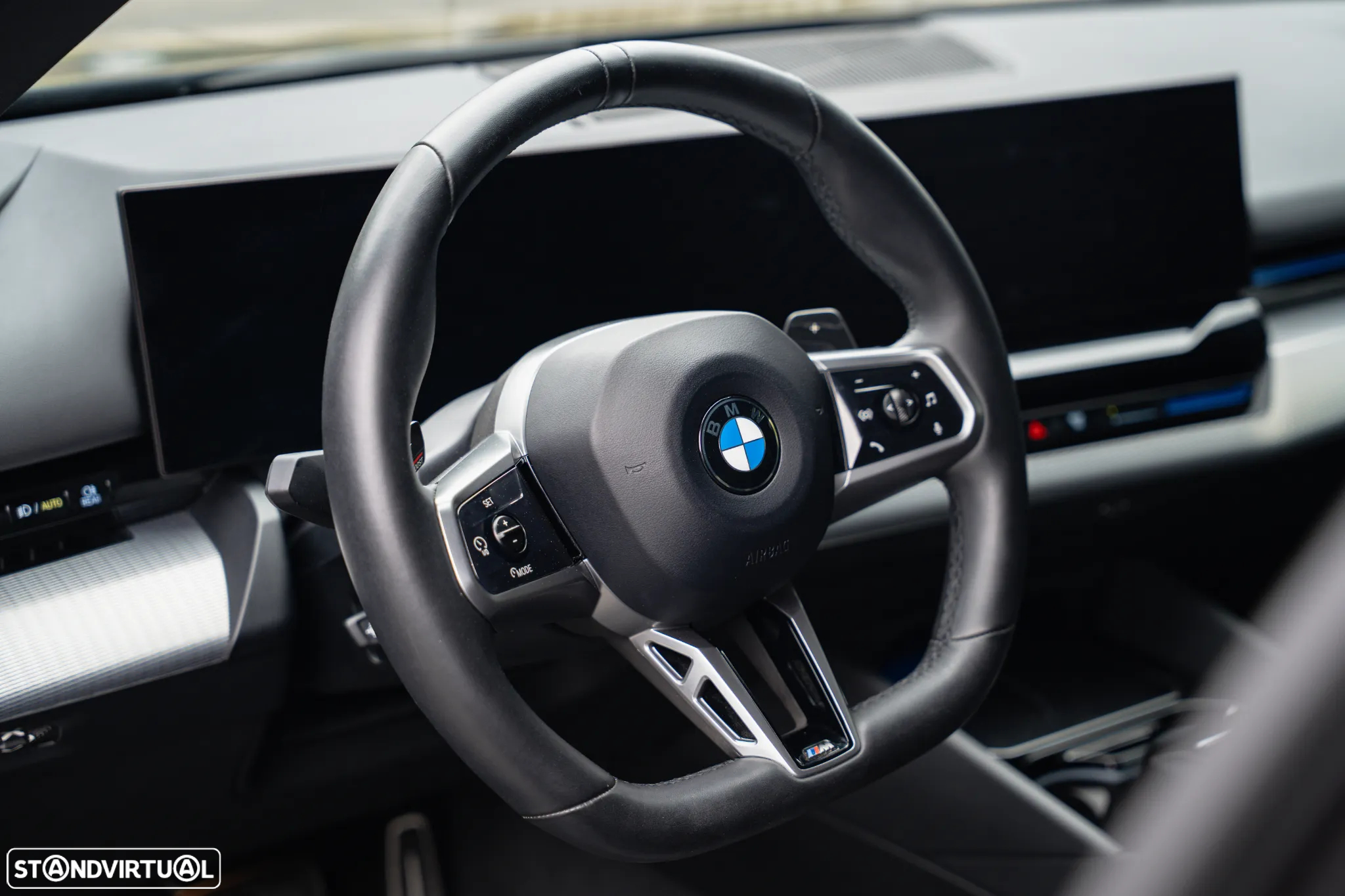 BMW 520 d Pack Desportivo M - 28