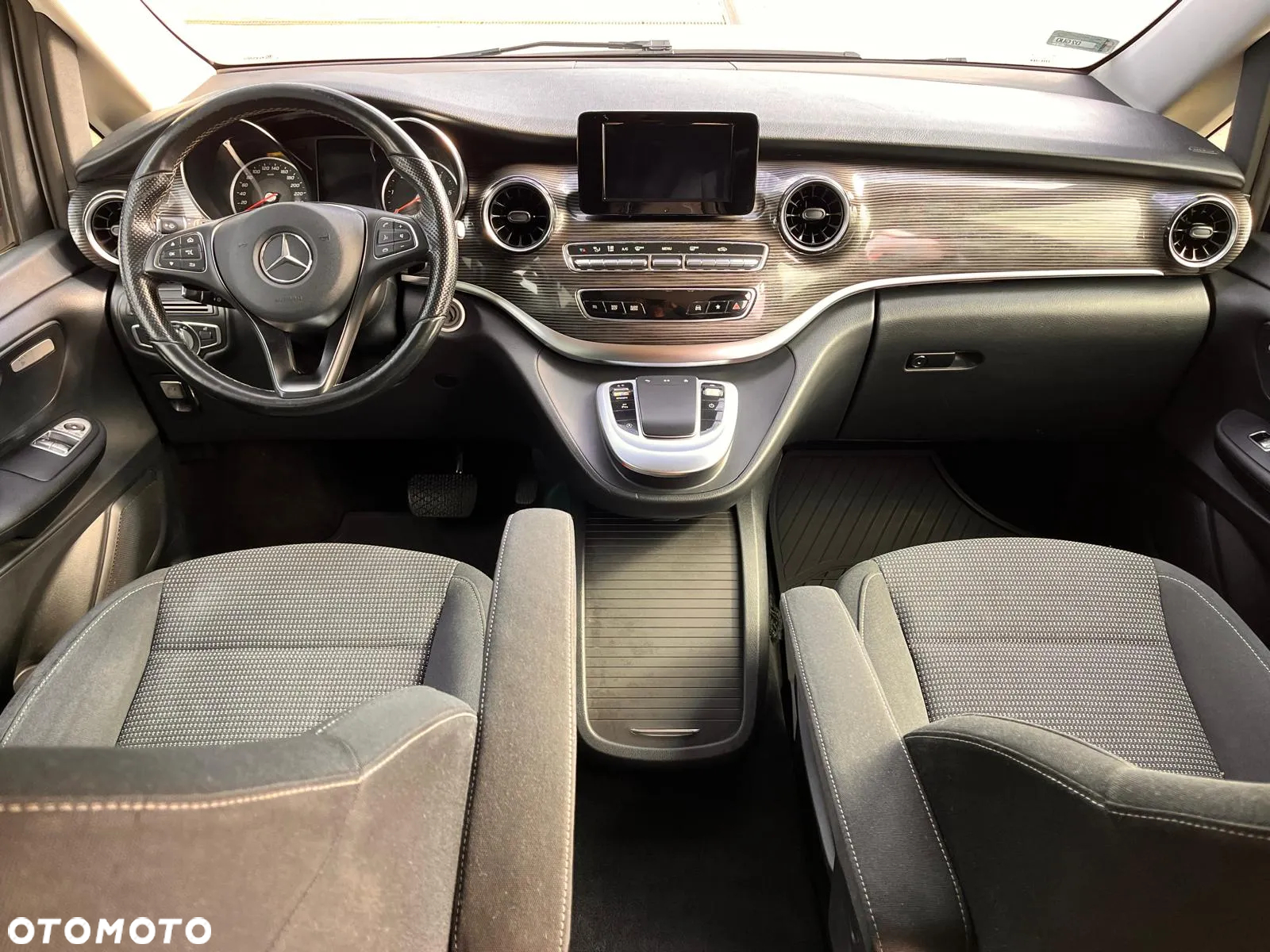 Mercedes-Benz Klasa V 250 d 9G-Tronic - 9