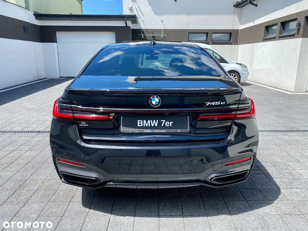 BMW Seria 7 745e sport - 10