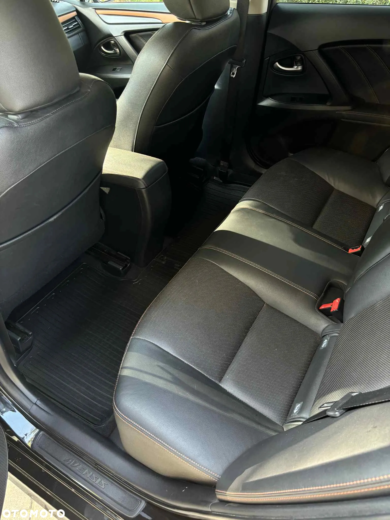 Toyota Avensis 2.0 D-4D Prestige - 11