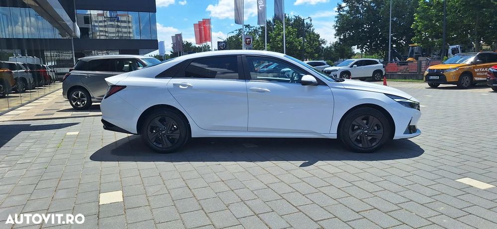 Hyundai Elantra 1.6 l 123 CP CVT Highway - 9