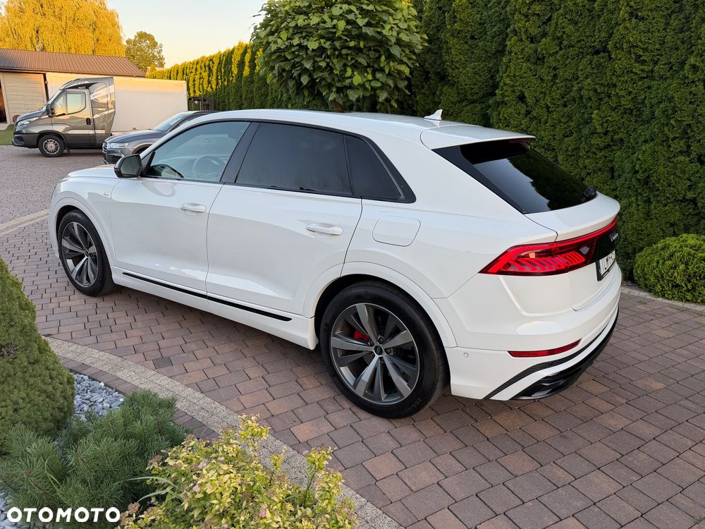 Audi Q8 55 TFSIe quattro tiptronic competition plus - 12