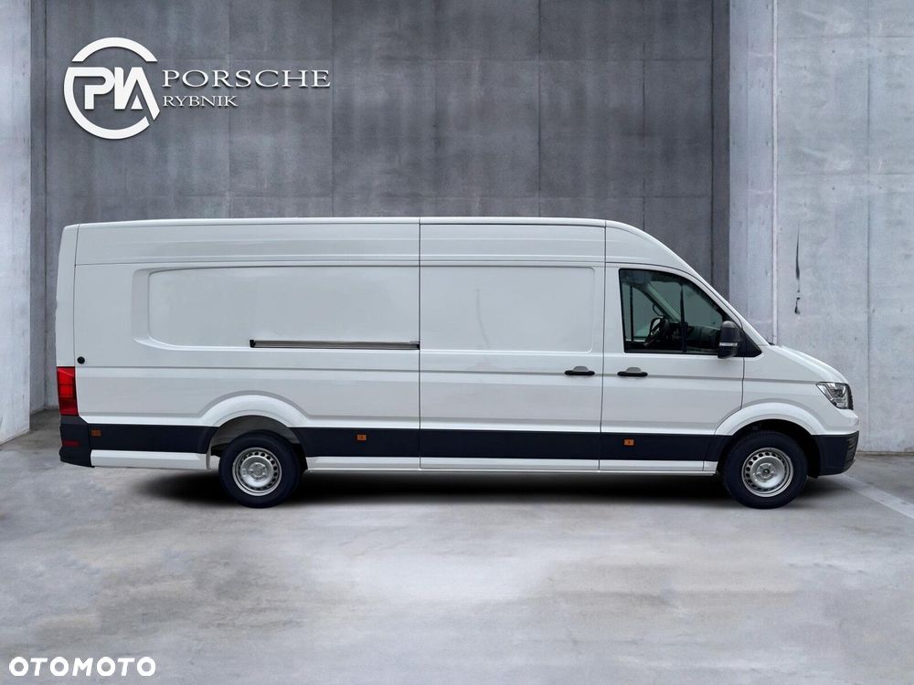Volkswagen Crafter 35 Furgon z wysokim dachem silnik: 2,0 l EU6 SCR 177 KM / skrzynia biegów: Przedni napęd manualna 6-biegowa rozstaw osi: 4490 mm - 5