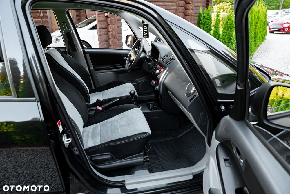 Suzuki SX4 1.6 Comfort 4WD - 24