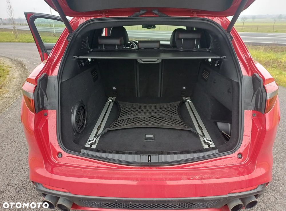 Alfa Romeo Stelvio V6 2.9 Bi-Turbo AT8-Q4 Quadrifoglio - 23