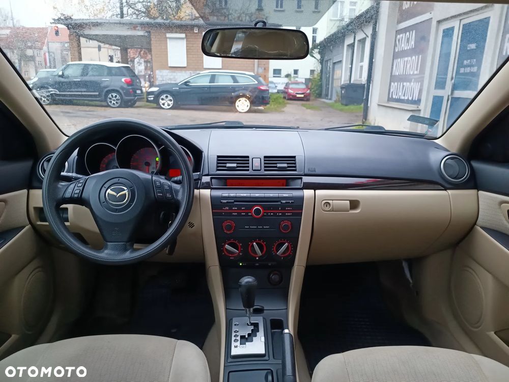 Mazda 3 2.0 Exclusive + - 14