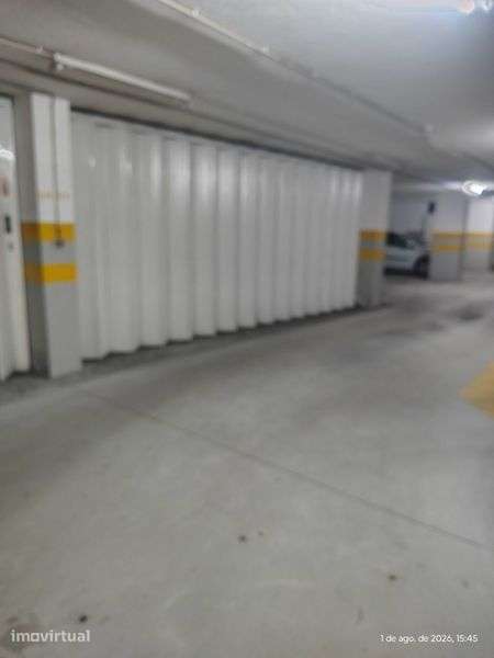 Garagem Fechada 37 m² – 2 Carros com Saída Independente – Vermoim Maia - Grande imagem: 2/5