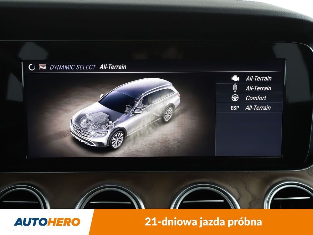 Mercedes-Benz Klasa E 220 d 4-Matic 9G-TRONIC - 23