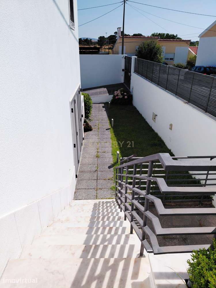 Moradia unifamiliar T3 como nova,  no Fanqueiro Loures - Grande imagem: 3/22