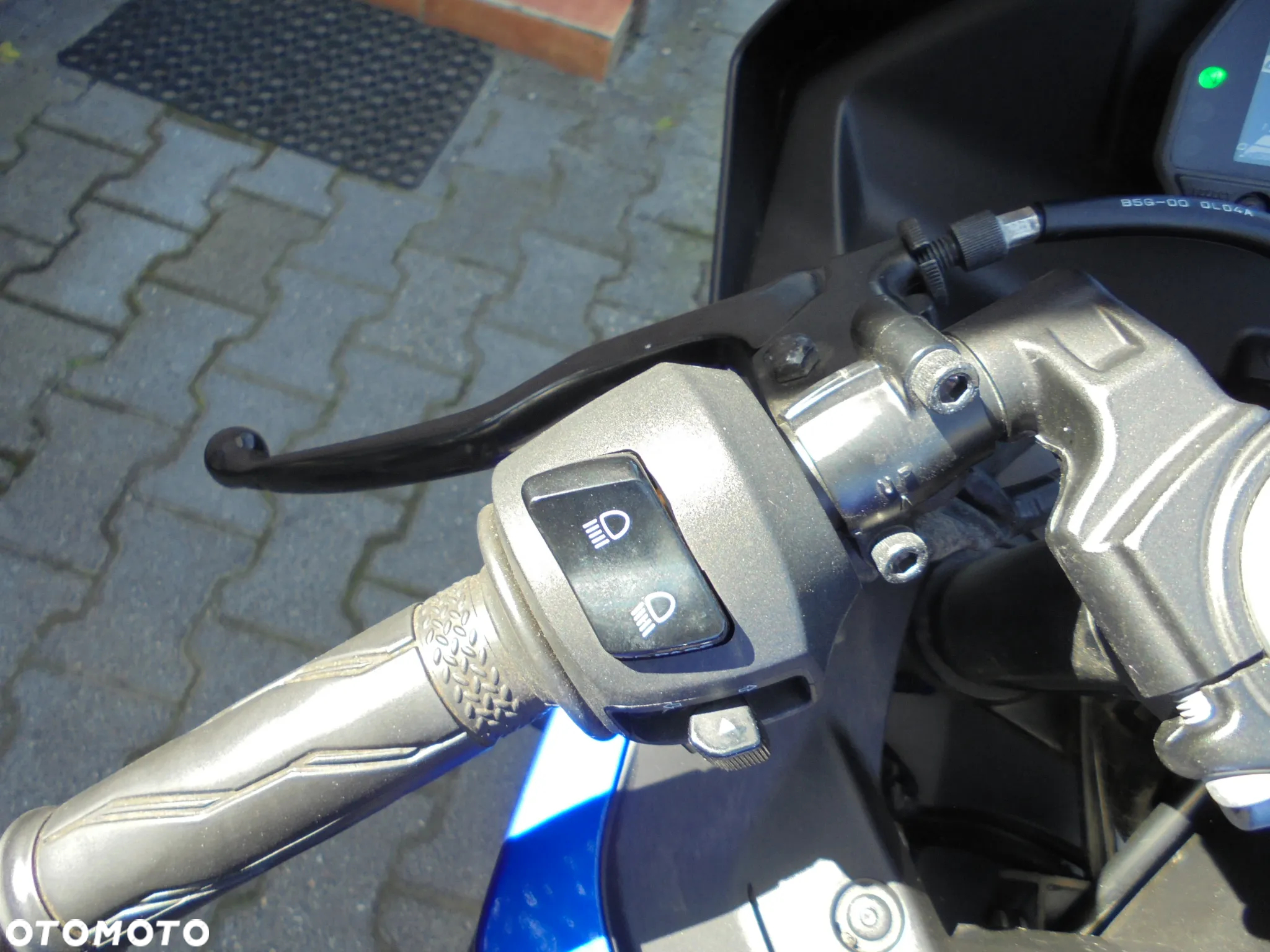 Yamaha YZF - 8