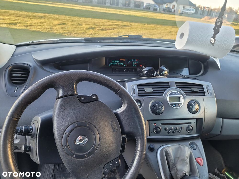 Renault Scenic 2.0 16V Emotion - 11