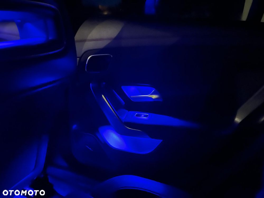 Mercedes-Benz CLA 220 7G-DCT - 17