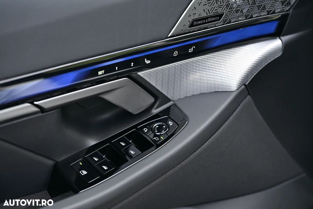 BMW Seria 5 530i xDrive AT - 30
