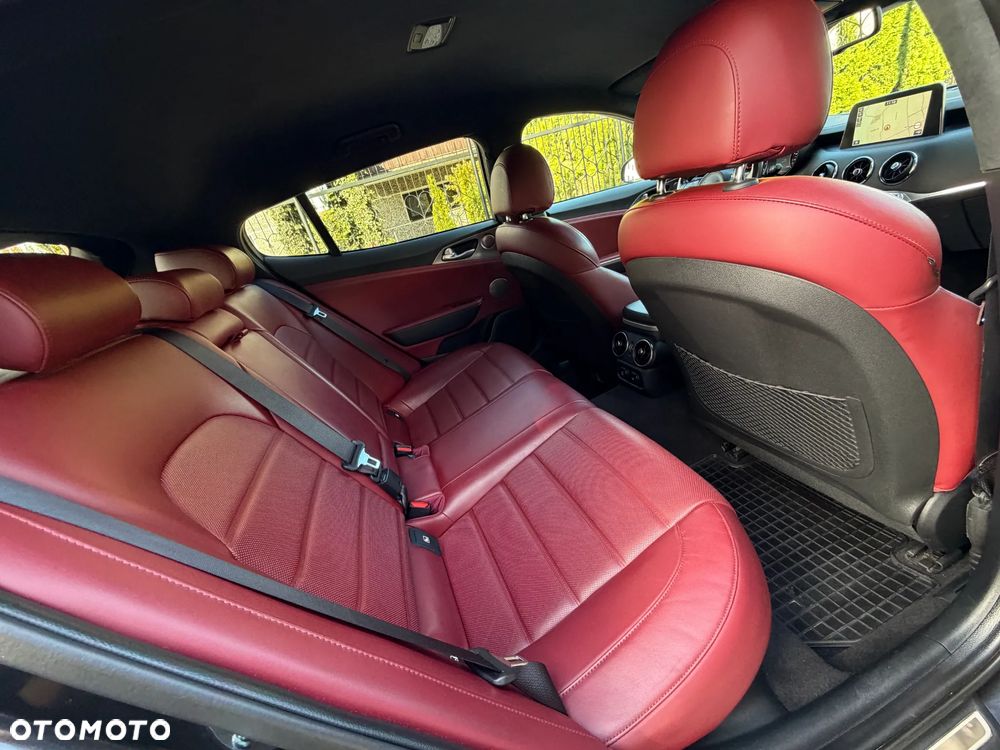 Kia Stinger 3.3 T-GDI V6 GT AWD - 30