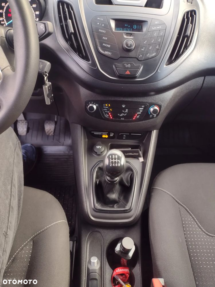 Ford Transit Courier - 8