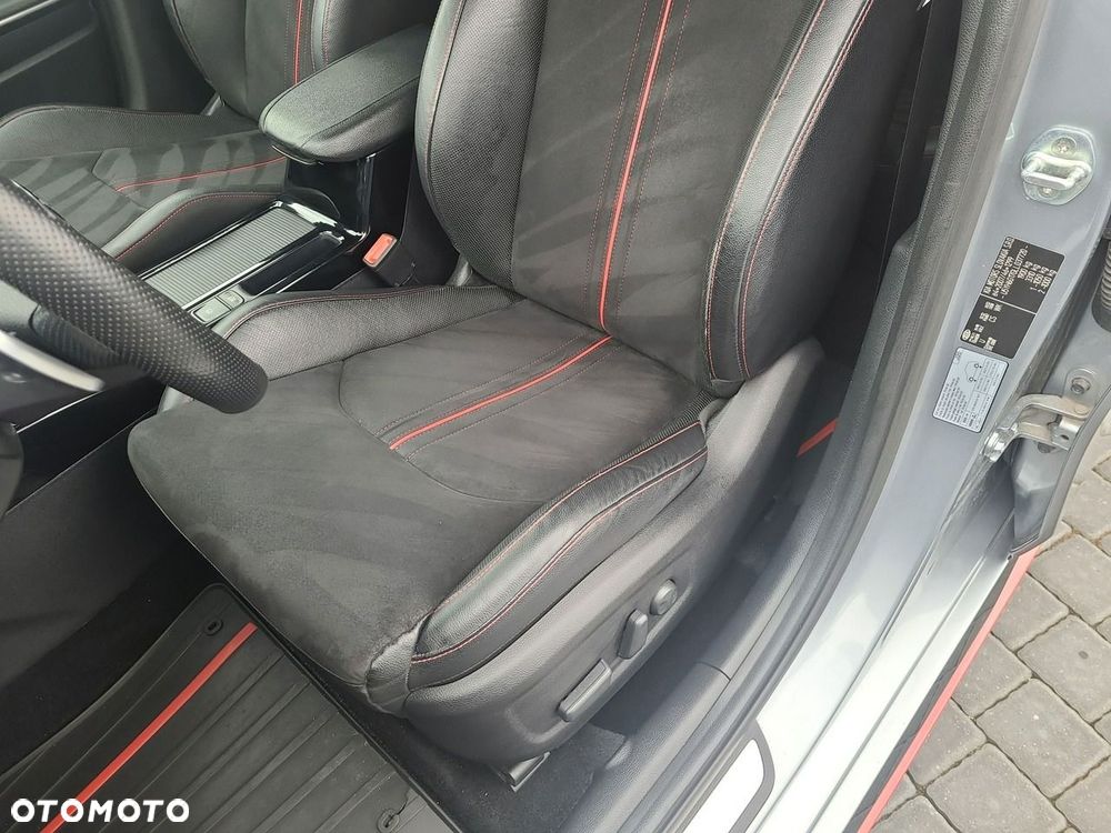 Kia ProCeed 1.6 T-GDI GT DCT - 12