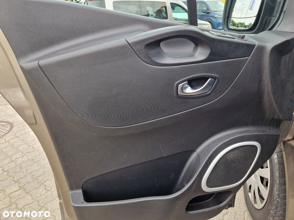 Renault Trafic - 23