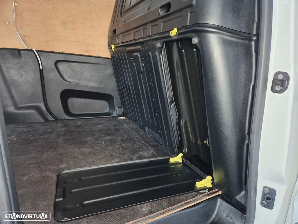 Citroën Berlingo 1.5 BlueHDI XL Longa (3 LUG) - 23