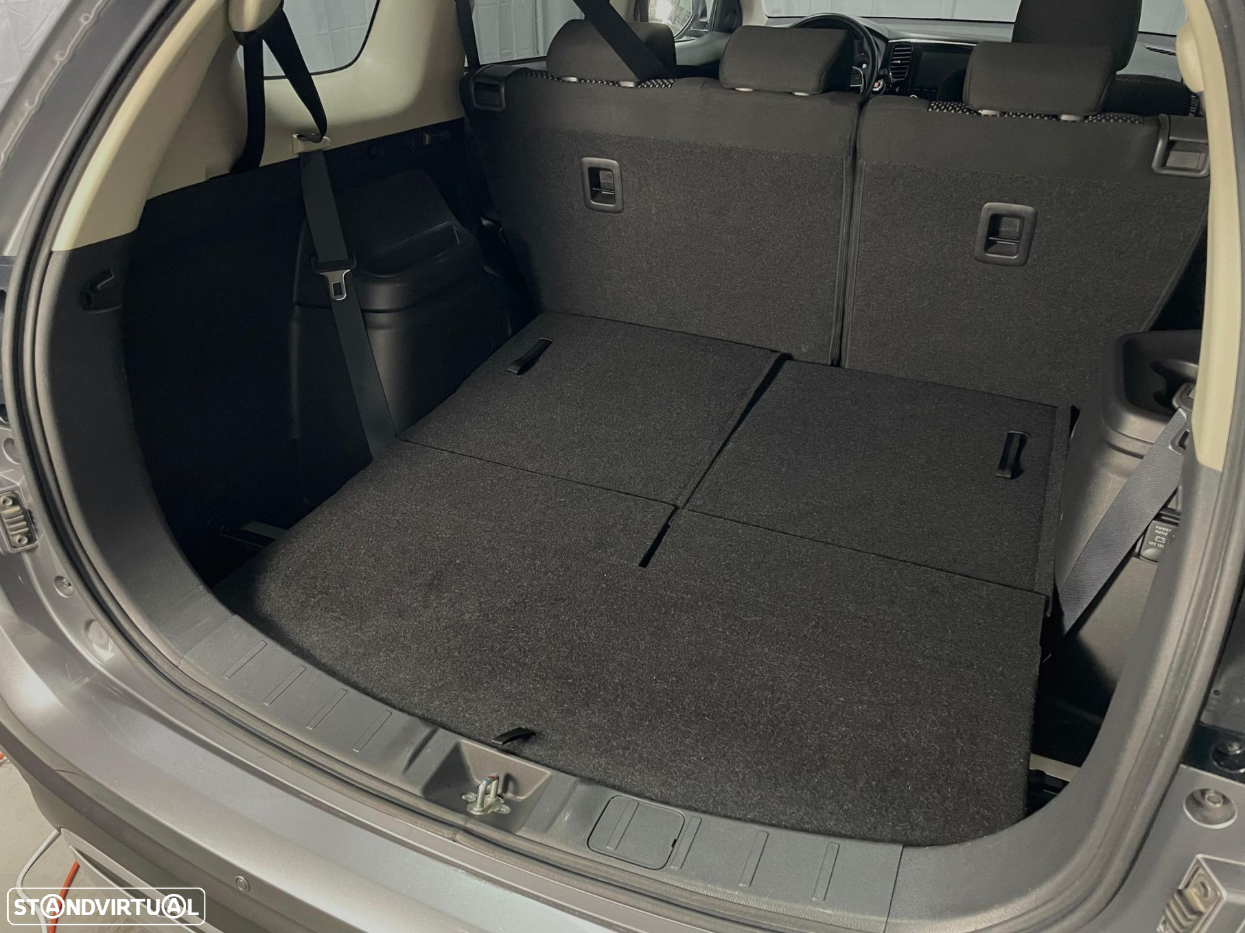 Mitsubishi Outlander 2.0 Kaiteki CVT - 28