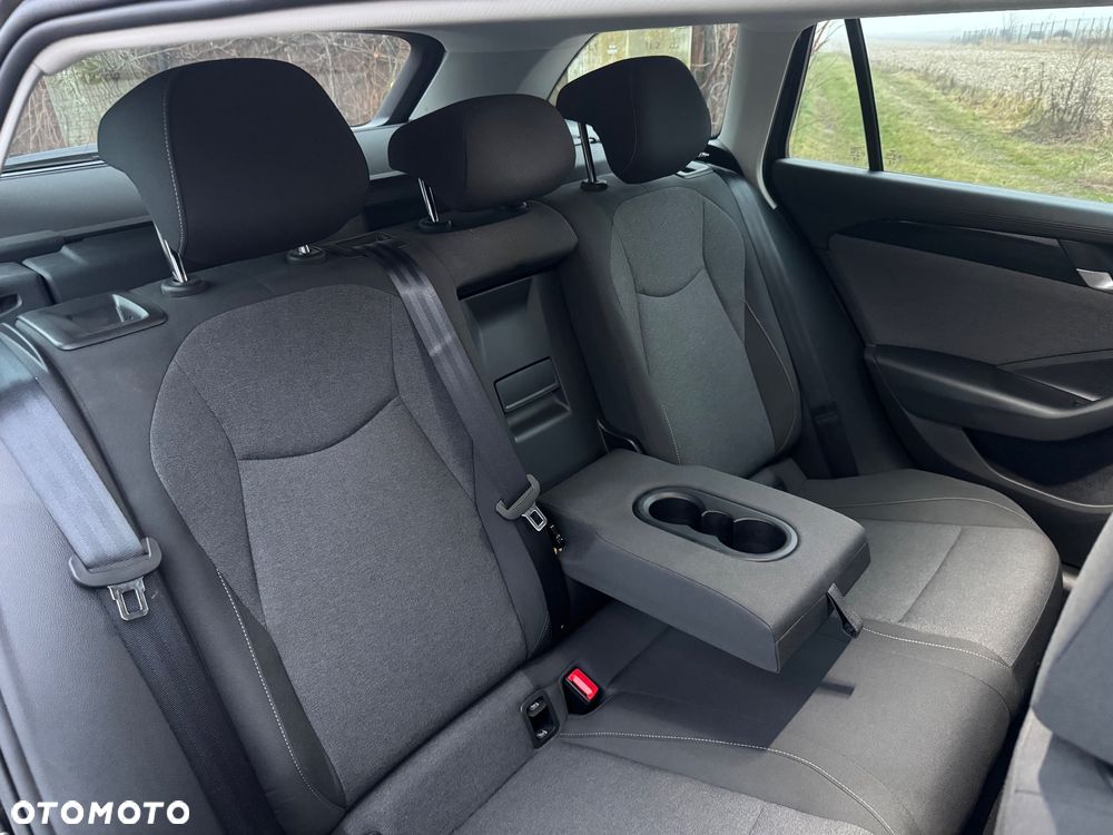 Volkswagen Passat - 26