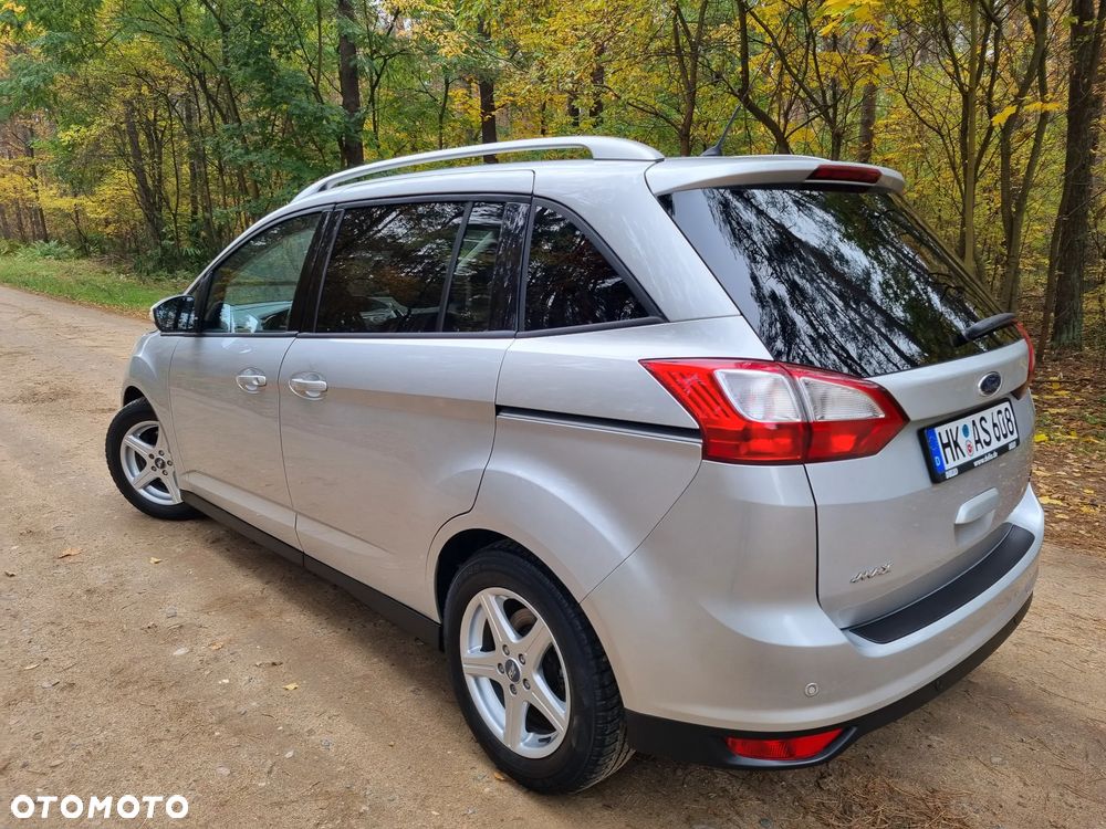 Ford Grand C-MAX - 29