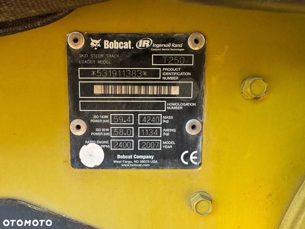 Bobcat T250 - 7