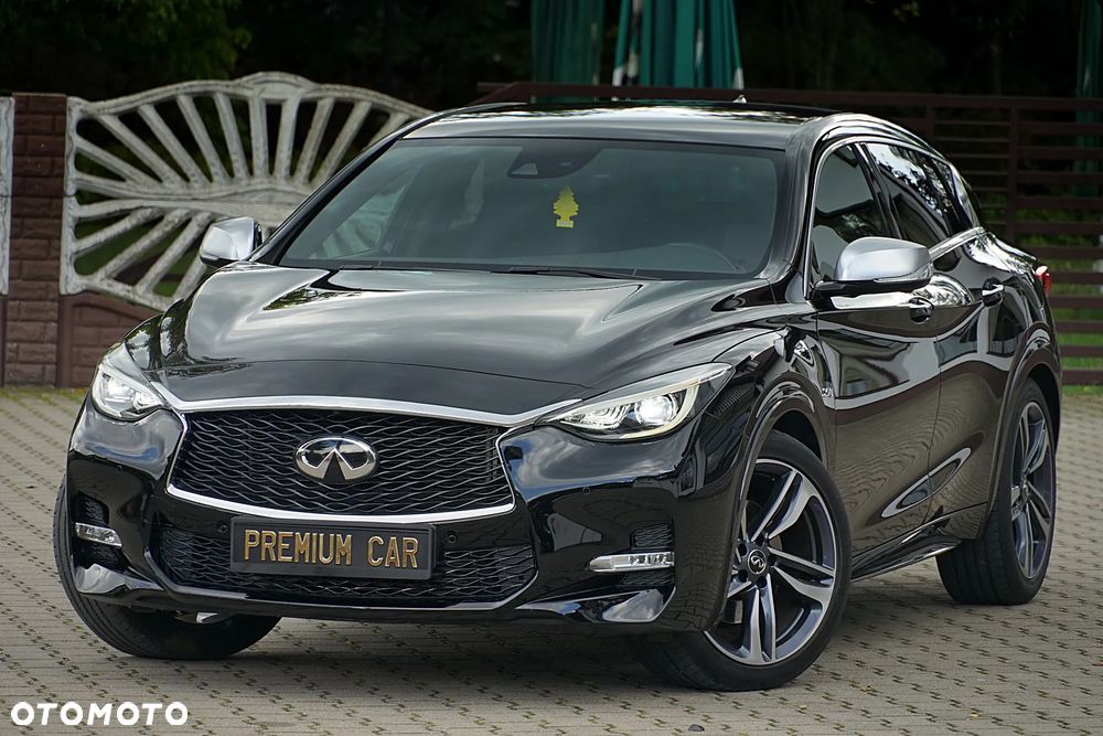 Infiniti Q30 2.0t DCT AWD Sport City Black - 1