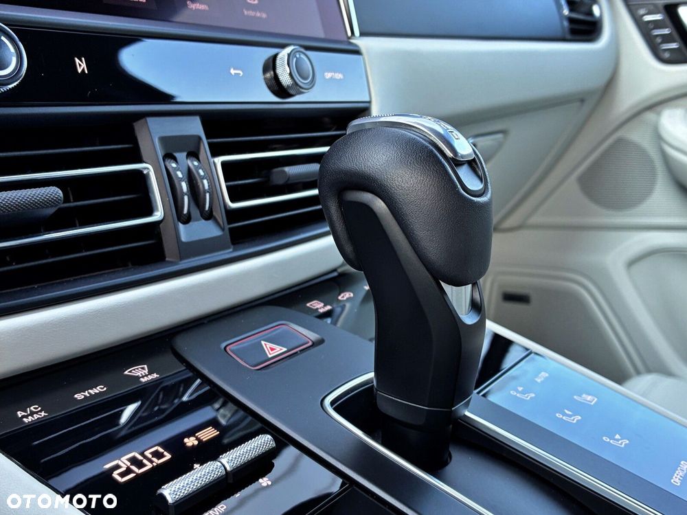 Porsche Macan - 38