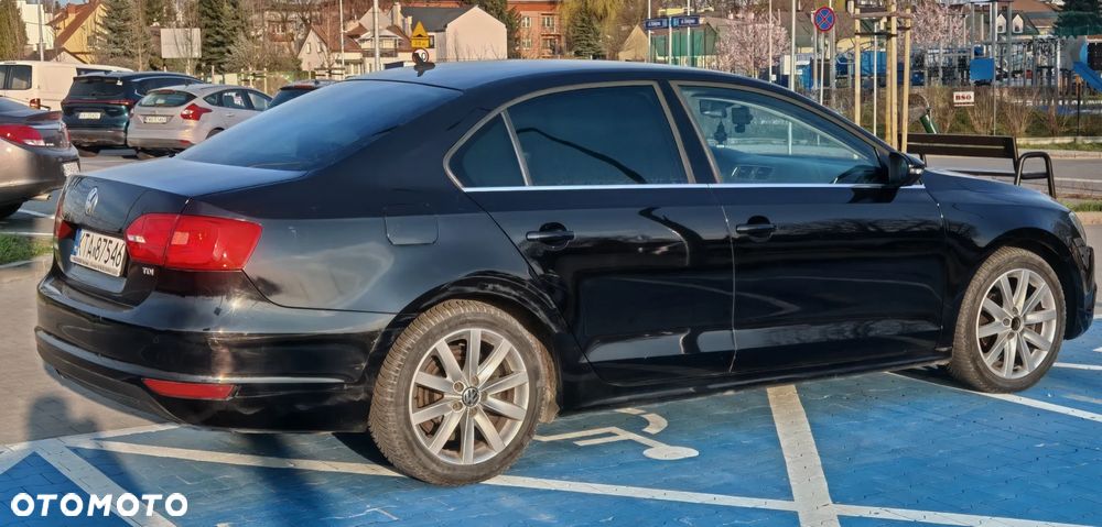 Volkswagen Jetta 1.6 TDI Highline - 6