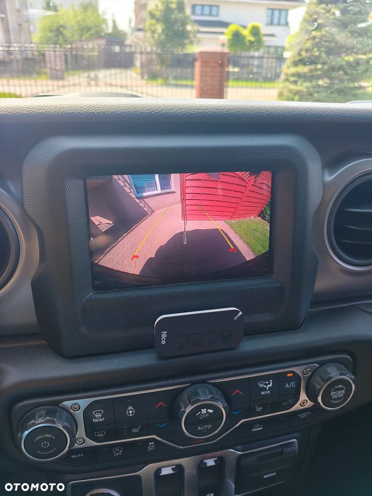 Jeep Wrangler - 11