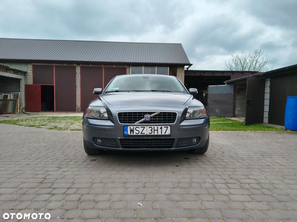 Volvo S40 2.4 Momentum - 1