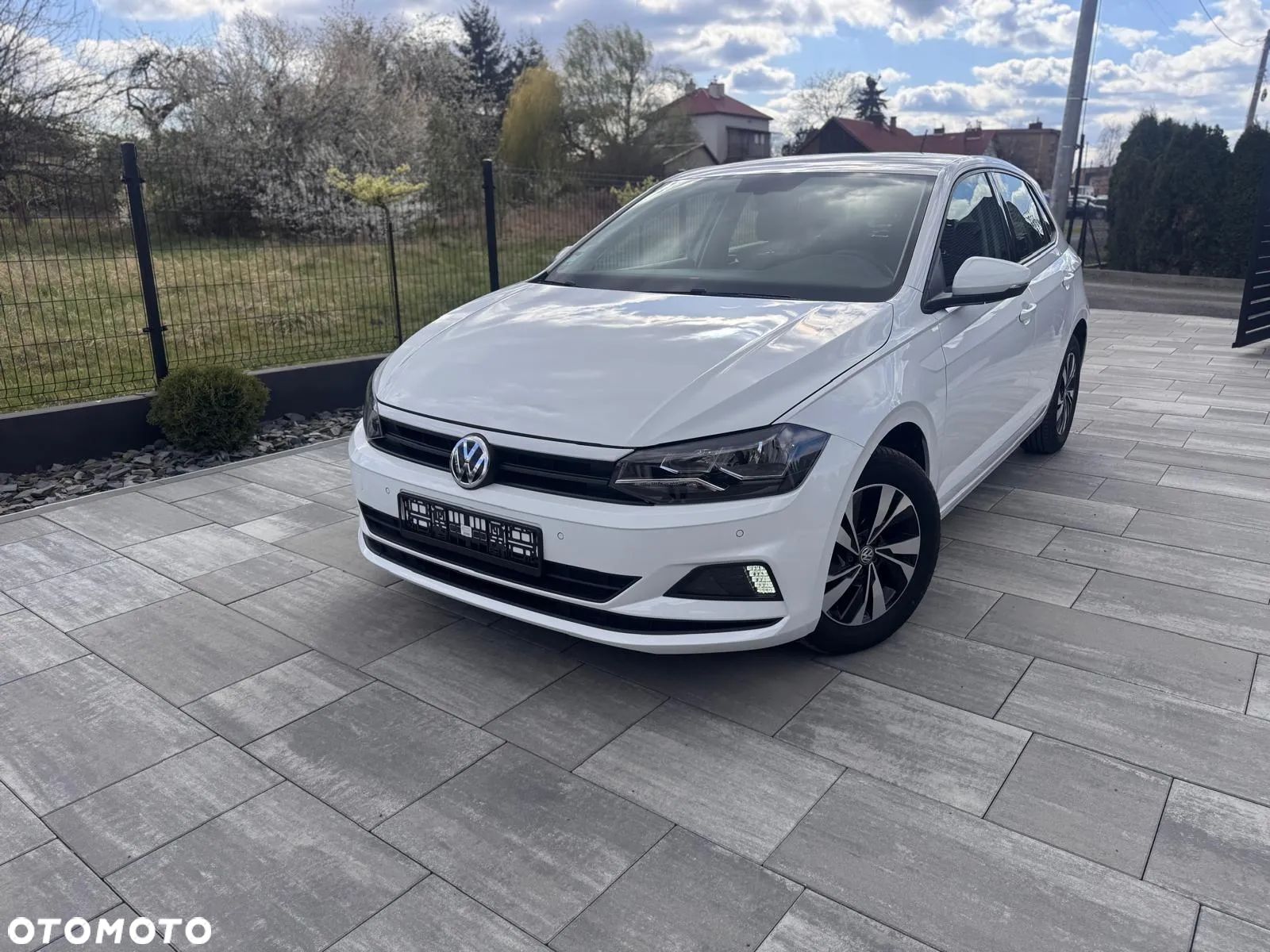 Volkswagen Polo 1.0 TSI Highline - 1
