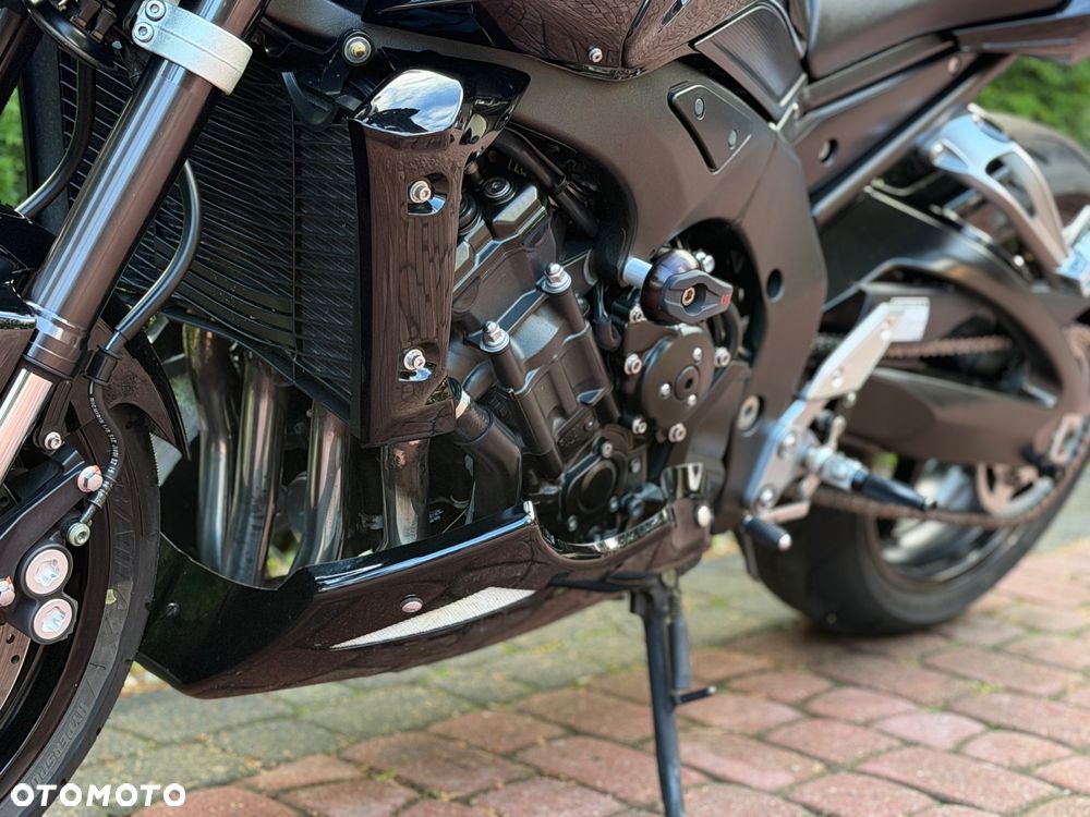Yamaha FZ - 17