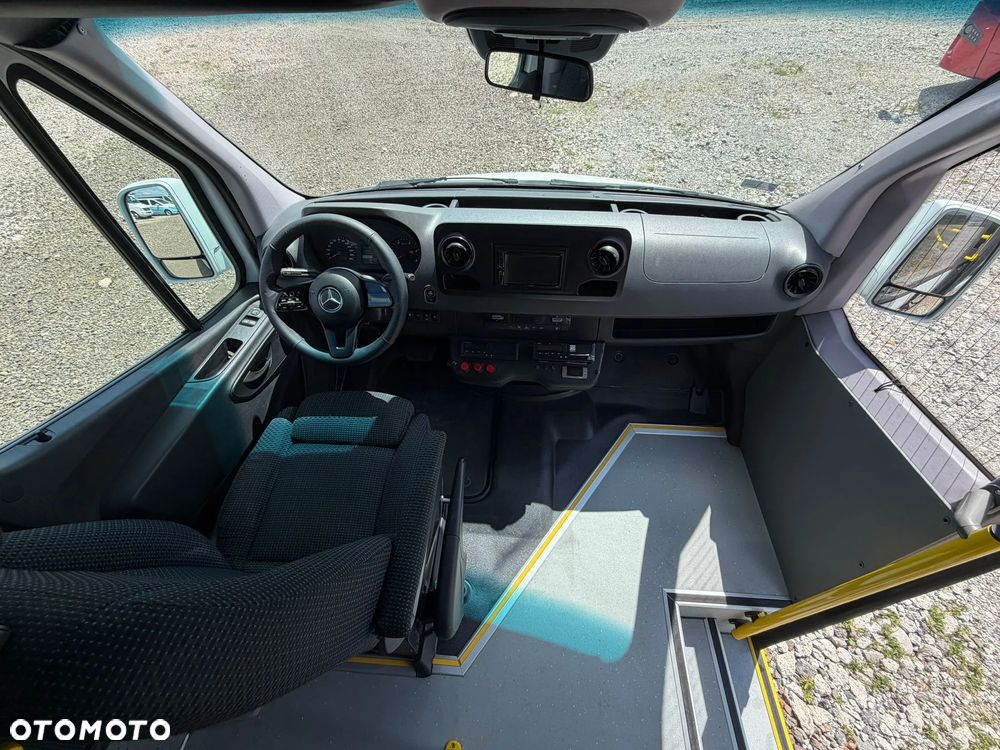 Mercedes-Benz Sprinter 519 - 20