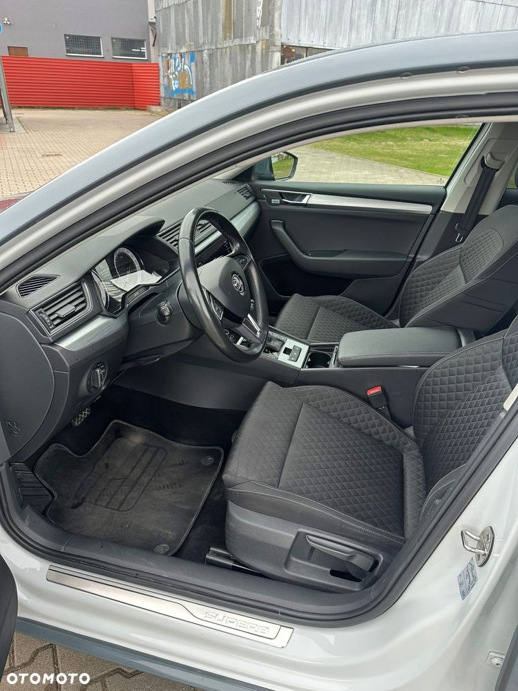 Skoda Superb 2.0 TDI L&K DSG - 6