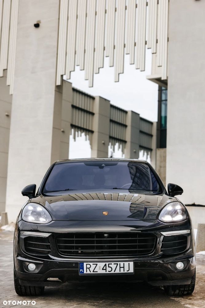 Porsche Cayenne E-Hybrid - 4