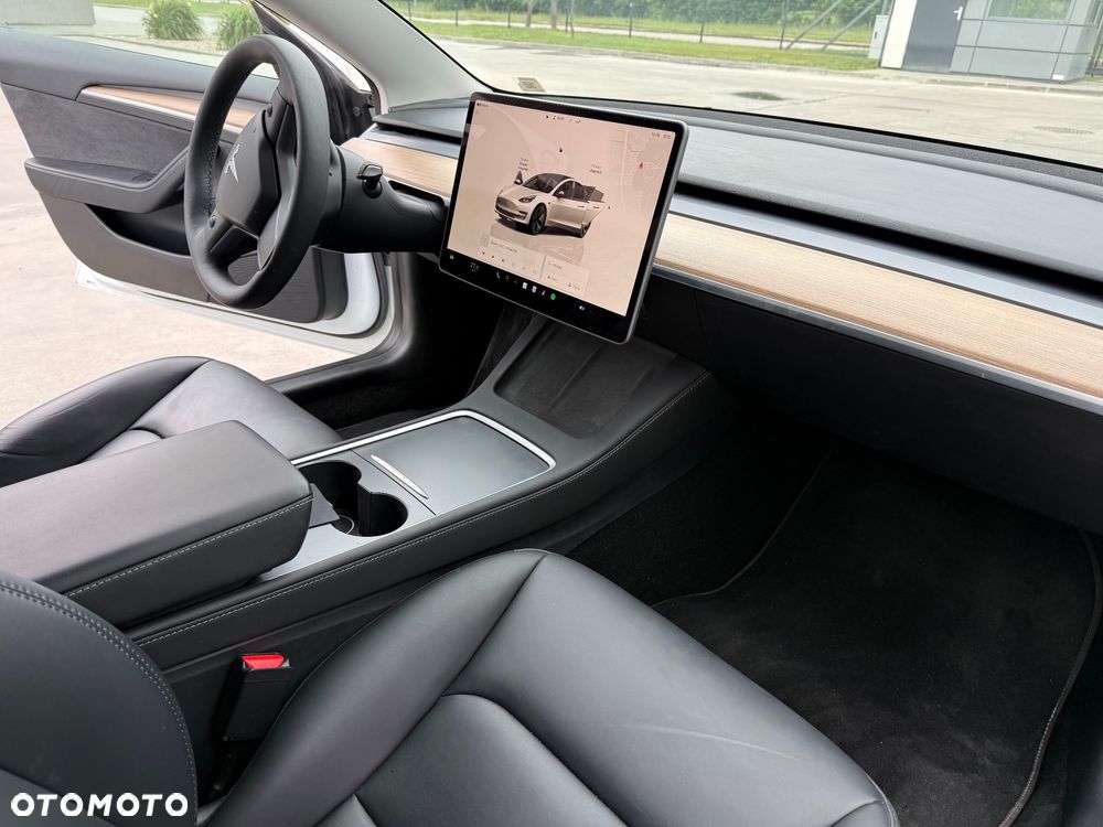 Tesla Model 3 - 14