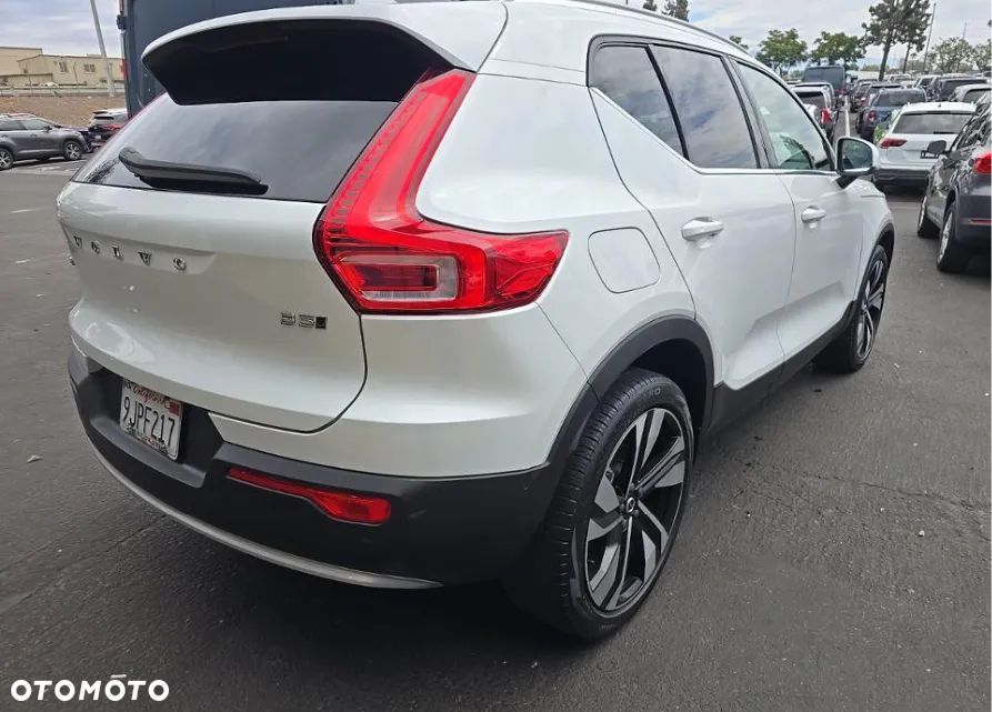 Volvo XC 40 B5 B AWD Ultimate Bright - 4