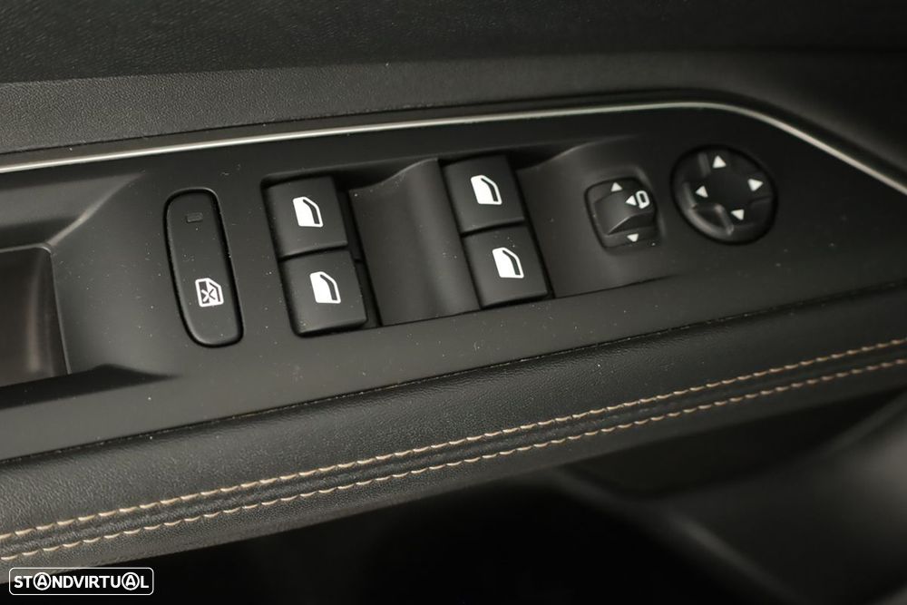 Peugeot 3008 1.2 Hybrid Allure Pack e-DCS6 - 21