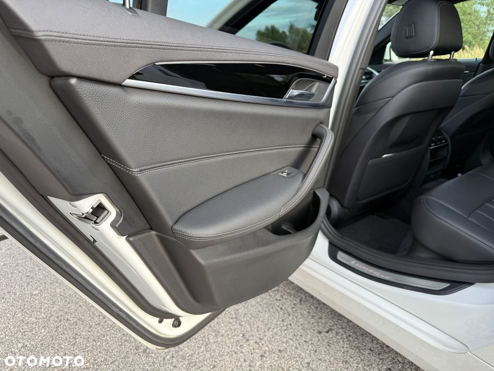 BMW Seria 5 540i GPF Luxury Line - 15